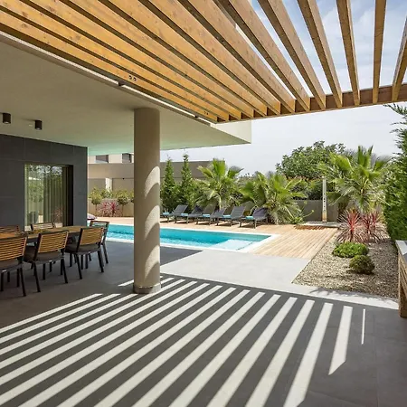 One Way Банджоле